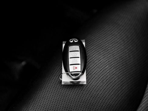 Used 2012 INFINITI G37 Convertible w/ Premium Pkg RWD image 43