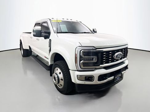 Used 2025 Ford F450 Platinum w/ Platinum Plus Package AWD/4WD image 1