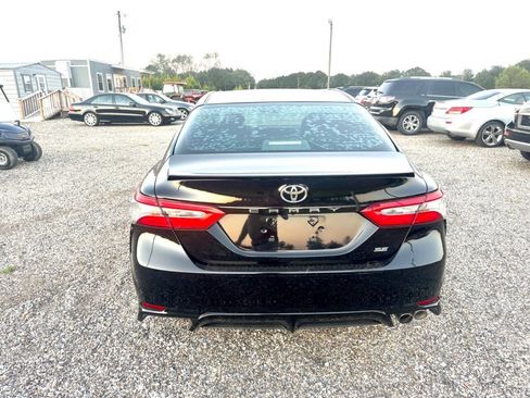 Used 2018 Toyota Camry SE image 8