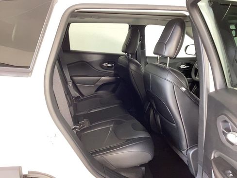 Used 2022 Jeep Cherokee Limited w/ Elite Package image 12