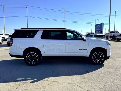 Used 2024 Chevrolet Suburban RST image 5