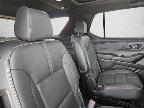 Used 2023 Chevrolet Traverse RS image 27