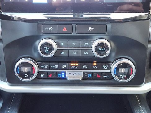 Used 2024 Ford Expedition XLT image 15