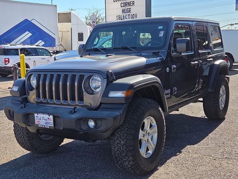 Used 2019 Jeep Wrangler Unlimited Sport S image 2