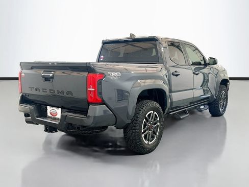 Used 2025 Toyota Tacoma TRD Sport AWD/4WD image 4