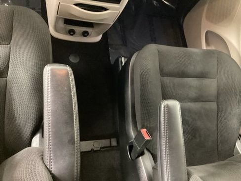 Used 2020 Dodge Grand Caravan SE FWD image 22