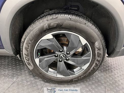 Used 2025 Nissan Rogue SV AWD/4WD image 21