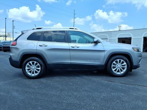 Used 2019 Jeep Cherokee Latitude w/ Popular Appearance Group FWD image 30