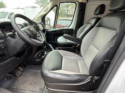 Used 2024 RAM ProMaster 2500 w/ Convenience Group FWD image 17