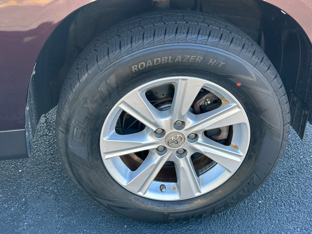 Used 2011 Toyota Highlander 2WD w/ Cold Weather Pkg image 36