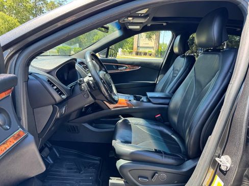 Used 2019 Lincoln Nautilus Reserve AWD/4WD image 23