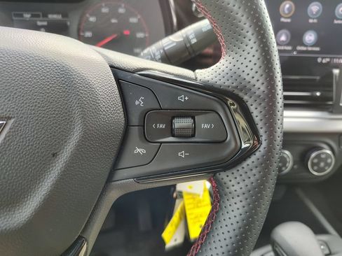Certified 2024 Chevrolet Trax RS FWD image 12