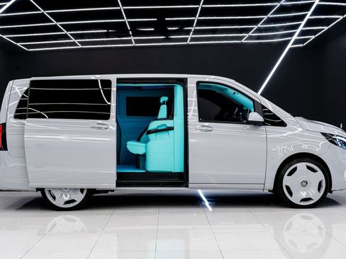 Used 2023 Mercedes-Benz Metris Passenger image 10