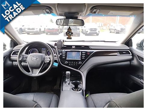 Used 2018 Toyota Camry LE image 14