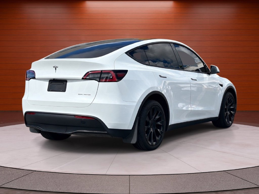 Used 2023 Tesla Model Y Long Range AWD/4WD image 4