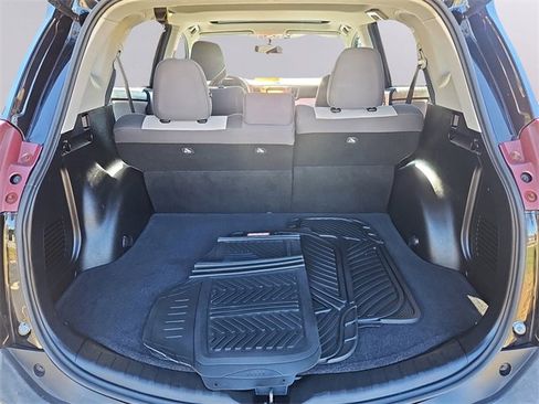 Used 2014 Toyota RAV4 XLE image 28