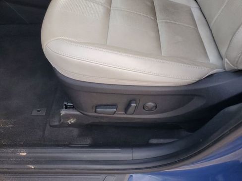 Used 2024 Kia Telluride EX w/ EX Captain's Chair Package image 15