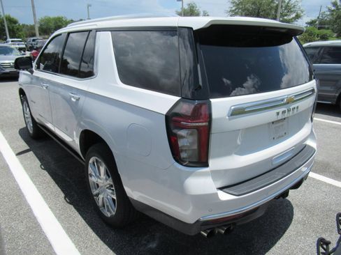 Used 2021 Chevrolet Tahoe High Country w/ Premium Package AWD/4WD image 3