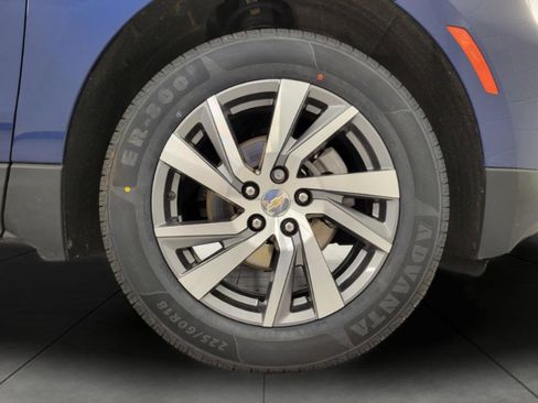 Used 2023 Chevrolet Equinox LT AWD/4WD image 4