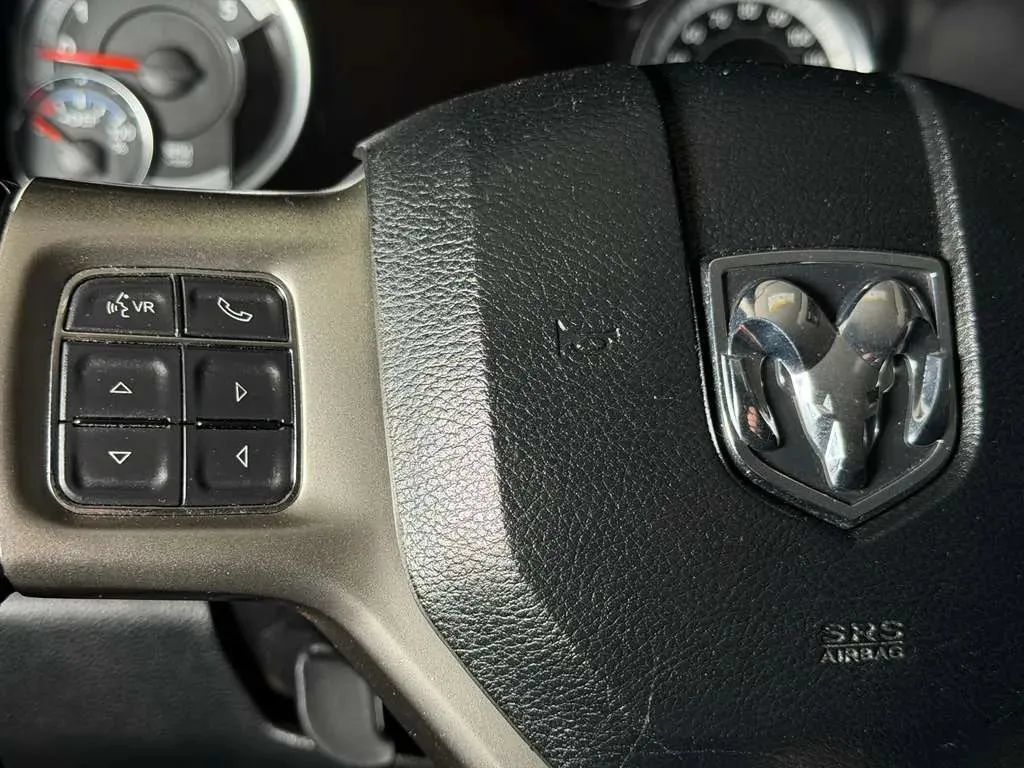 Used 2014 RAM 1500 Laramie RWD image 28