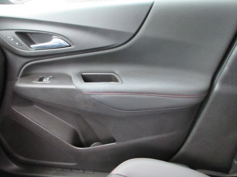 Certified 2022 Chevrolet Equinox RS w/ Infotainment Package FWD image 31