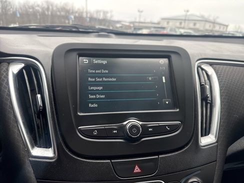 Used 2018 Chevrolet Malibu LT image 26