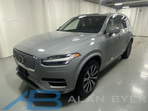 Used 2025 Volvo XC90 B6 Plus image 1