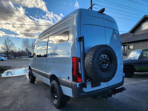 Used 2025 Mercedes-Benz Sprinter 2500 image 9