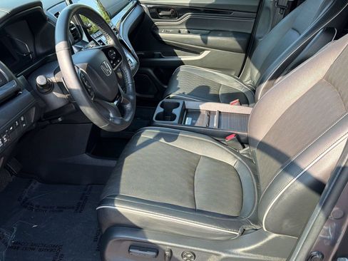 Used 2024 Honda Odyssey Elite image 5