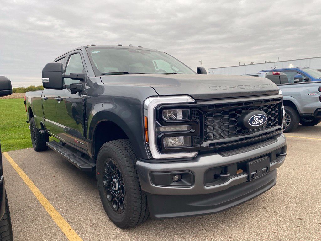 New 2027 Ford F350 Lariat w/ Black Appearance Package AWD/4WD image 2