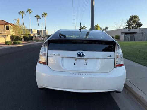 Used 2011 Toyota Prius Five image 4