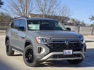 New 2025 Volkswagen Atlas Peak Edition SE video 2