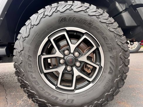 Used 2024 Jeep Wrangler Unlimited Rubicon w/ Dual Top Group AWD/4WD image 33