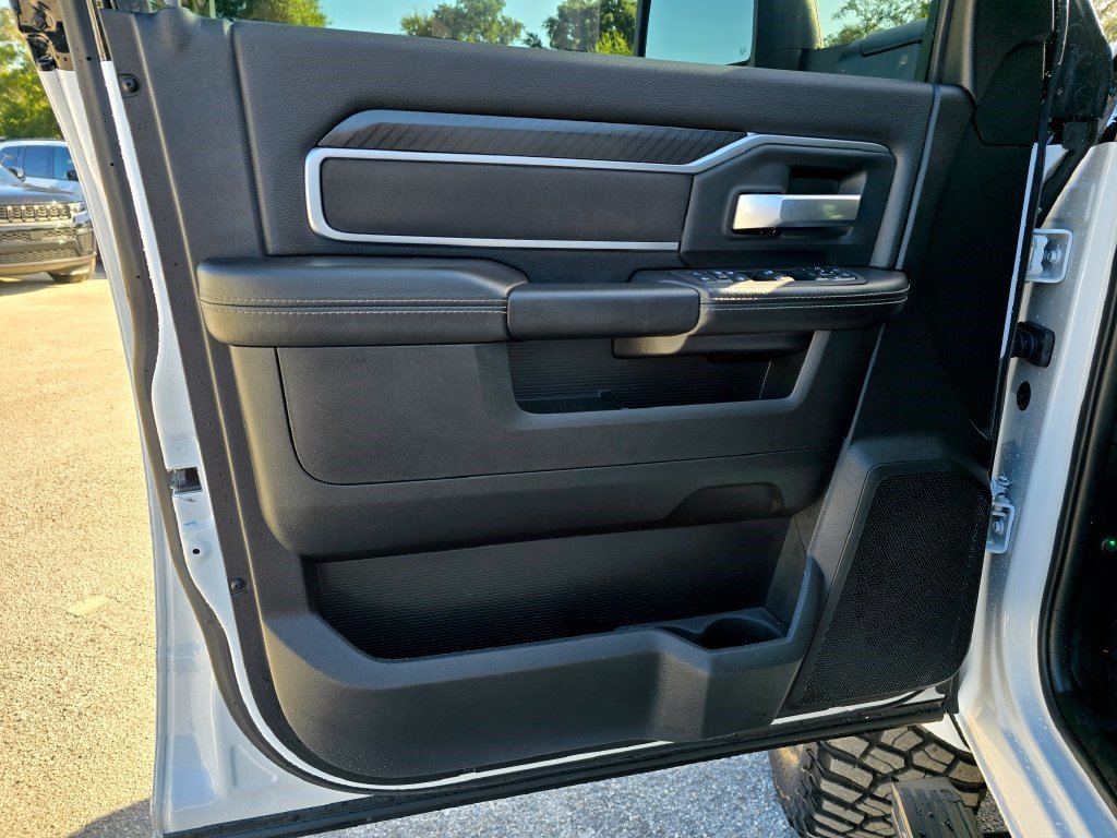 Used 2025 RAM 2500 Big Horn AWD/4WD image 18