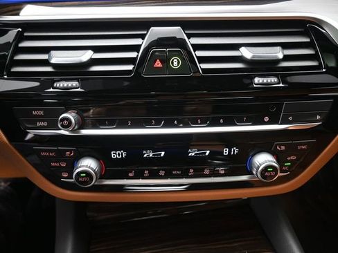 Used 2022 BMW 540i w/ Premium Package image 6