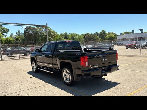 Used 2017 Chevrolet Silverado 1500 LTZ Z71 w/ LTZ Plus Package AWD/4WD image 4