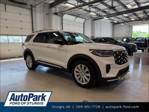 Used 2025 Ford Explorer Platinum w/ LUX Leather Package AWD/4WD image 1