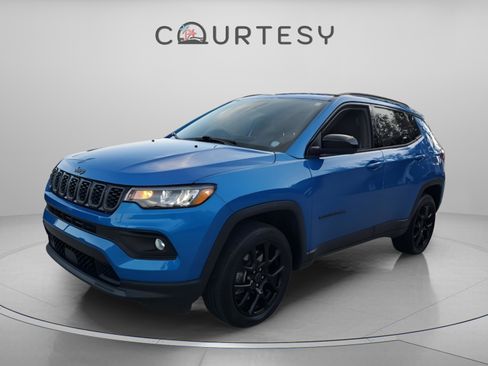 Certified 2025 Jeep Compass Latitude w/ Altitude Special Edition image 2