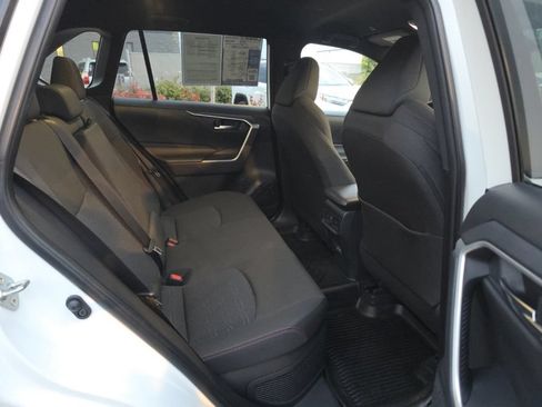 Used 2025 Toyota RAV4 SE AWD/4WD image 14