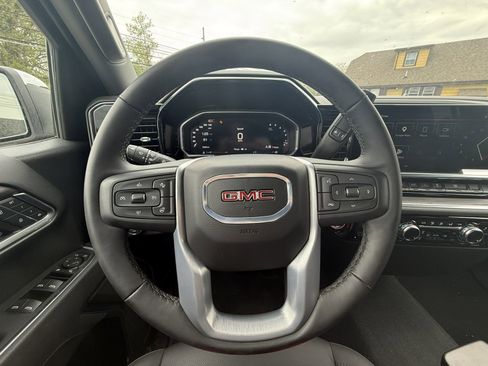 Used 2026 GMC Sierra 1500 SLT AWD/4WD image 16