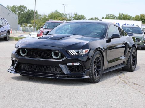 Used 2017 Ford Mustang GT RWD image 6