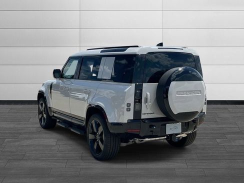 New 2026 Land Rover Defender 110 X-Dynamic SE AWD/4WD image 3