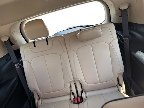 Used 2022 Jeep Grand Cherokee L Limited RWD image 8
