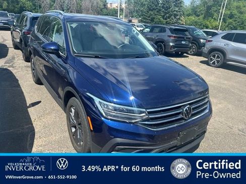 Used 2023 Volkswagen Tiguan SE w/ Panoramic Sunroof Package AWD/4WD image 1
