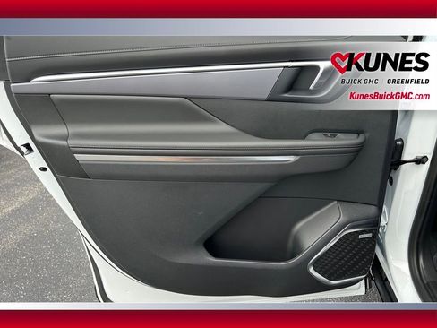 New 2026 Buick Enclave Sport Touring w/ LPO, Floor Liner Package image 40