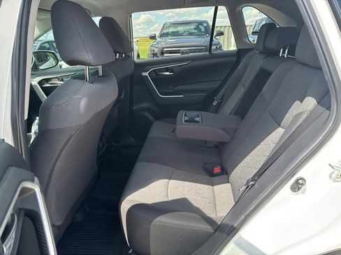 Used 2021 Toyota RAV4 XLE AWD/4WD image 15