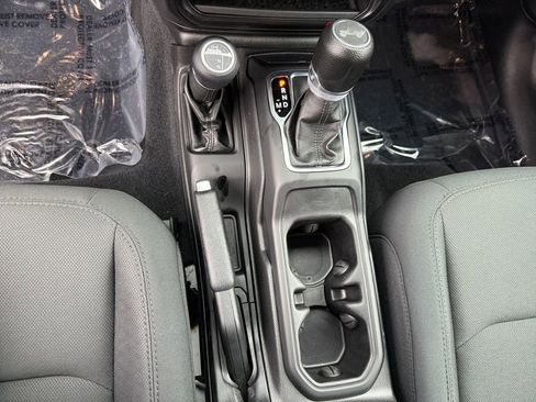 Used 2022 Jeep Wrangler Unlimited Sport image 11