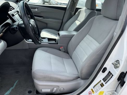 Used 2016 Toyota Camry LE FWD image 14