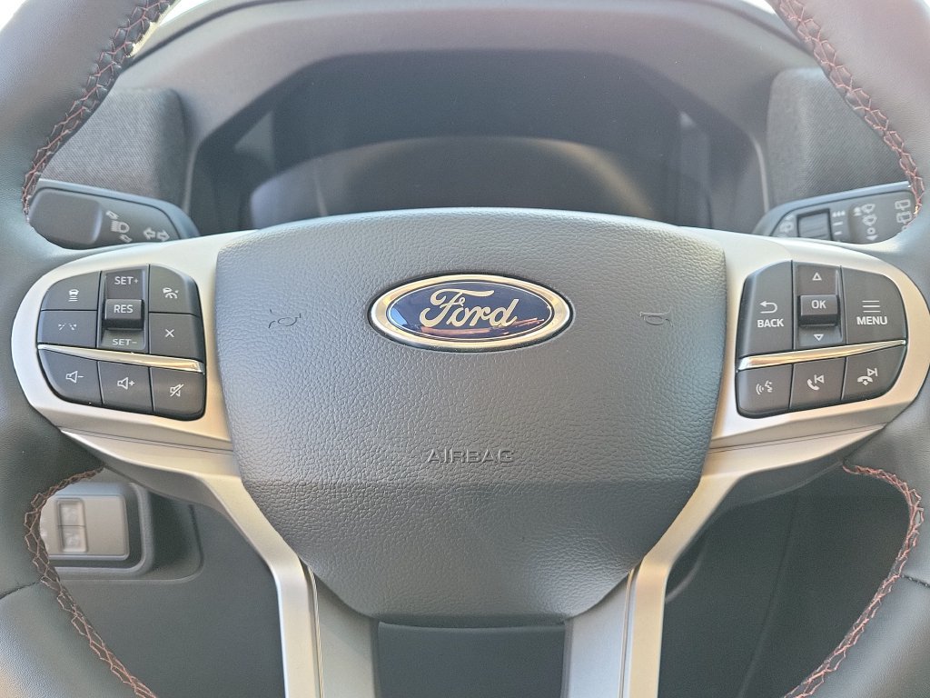 Used 2026 Ford Explorer Active w/ Active Comfort Package RWD image 16