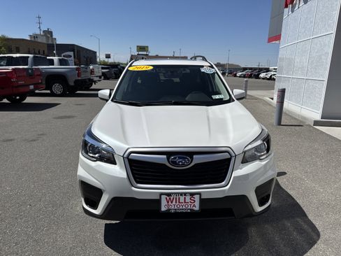 Used 2019 Subaru Forester Premium AWD/4WD image 5
